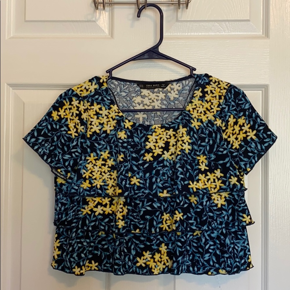 Super cute, ruffled Zara top
